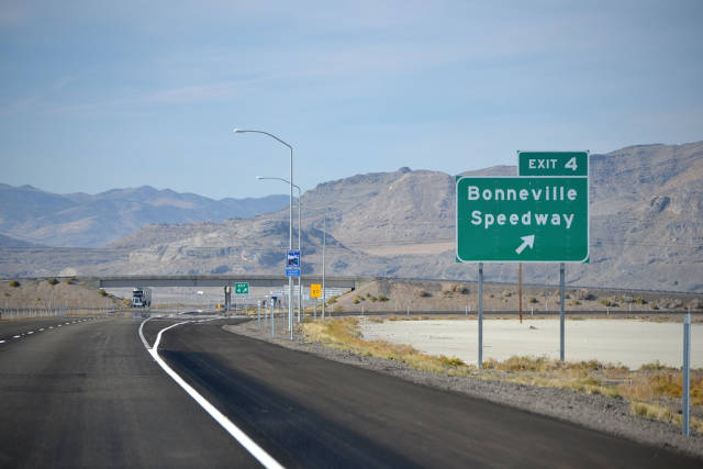 Dry Bonneville Salt Flats in Utah - Best Season