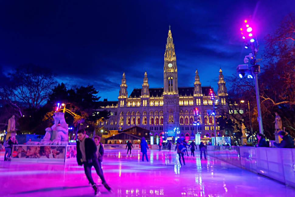 Ice Skating in Vienna - Best Time