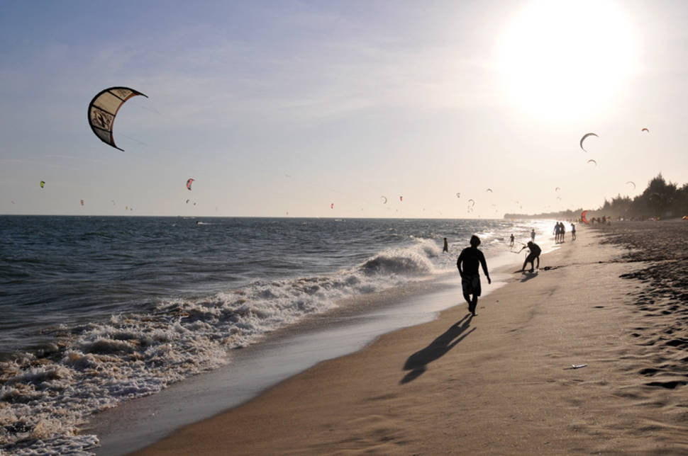 Kitesurfers in Mui Ne