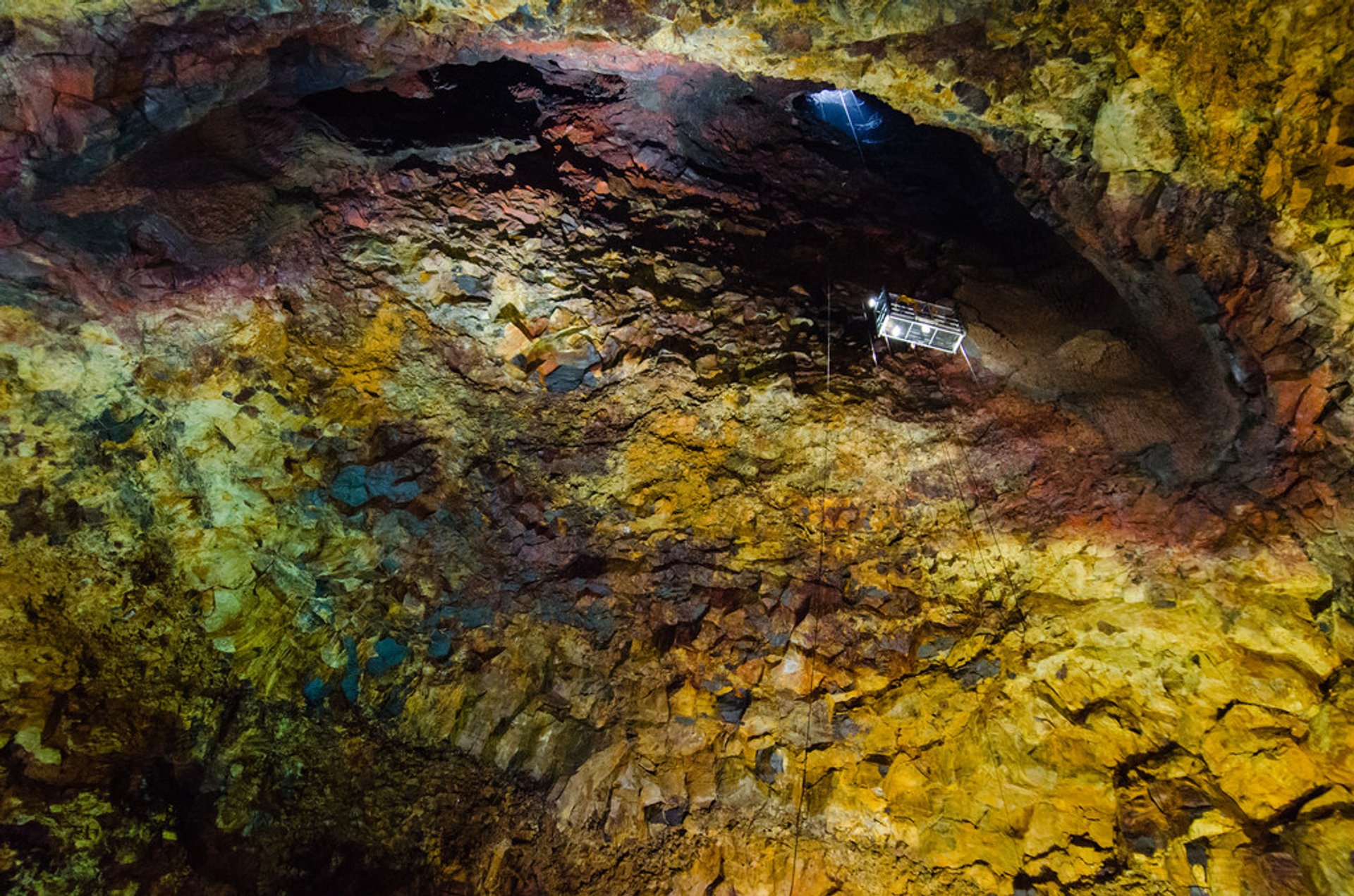 À l'intérieur du volcan Thrihnukagigur