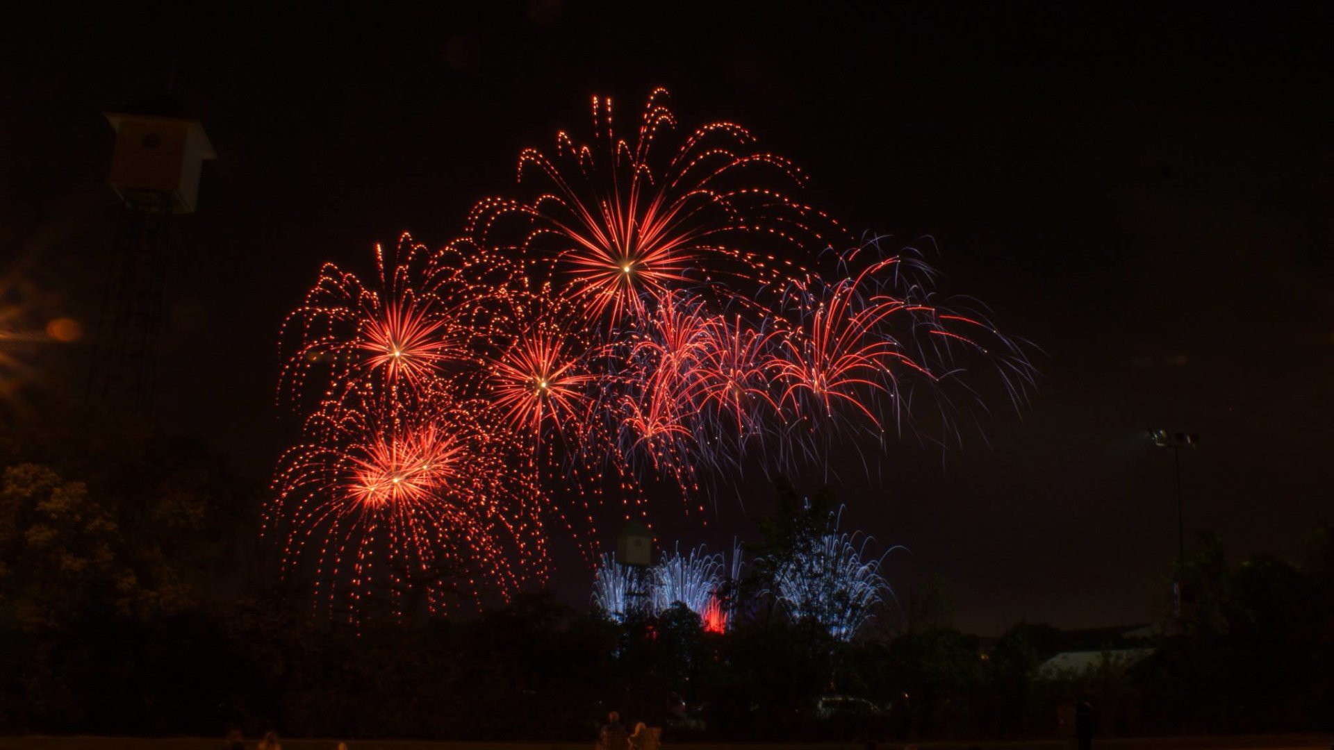Fuochi d'artificio, festival e spettacoli della città natale di Palatine
