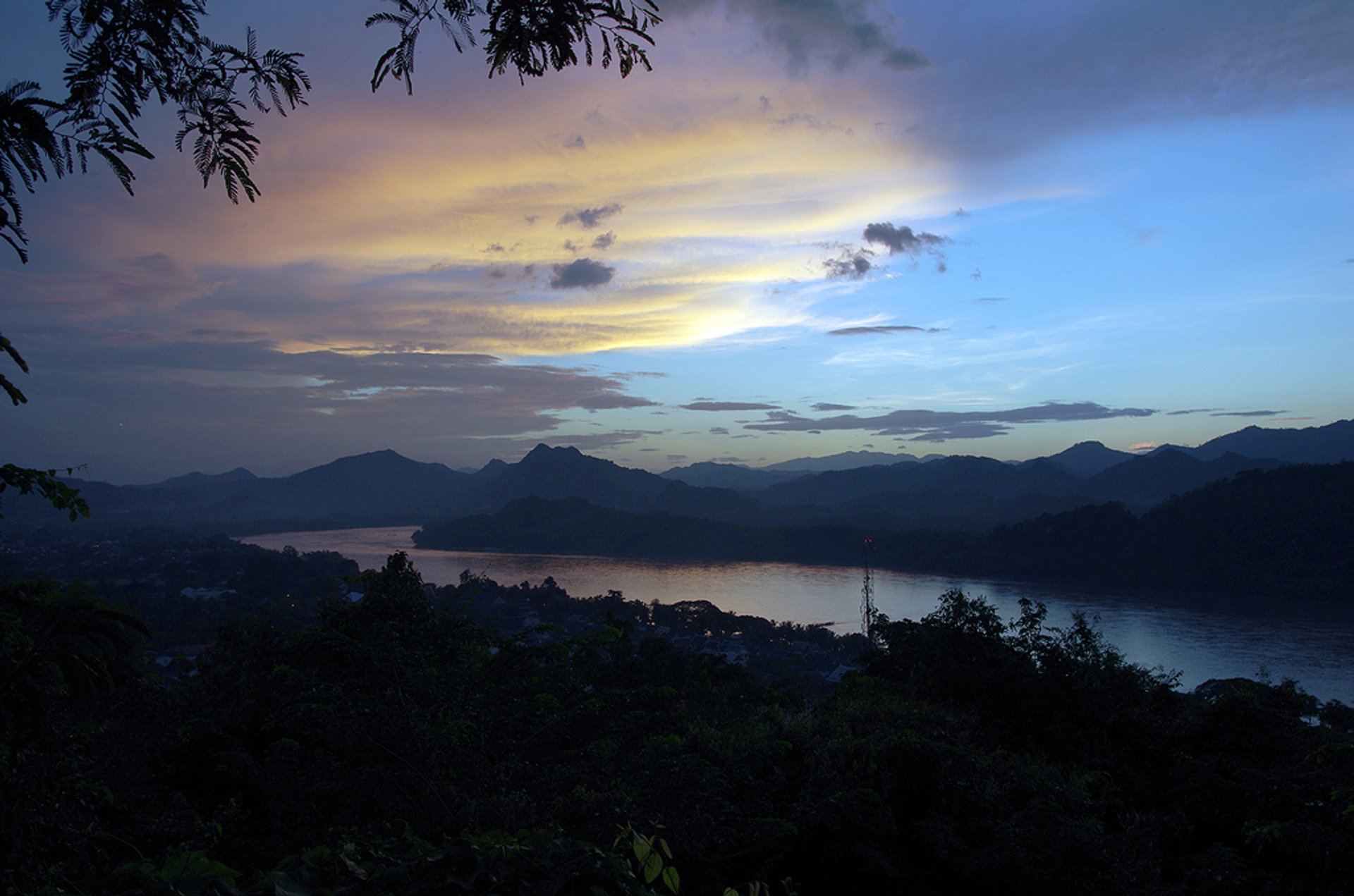 Sonnenuntergang auf dem Berg Phou Si