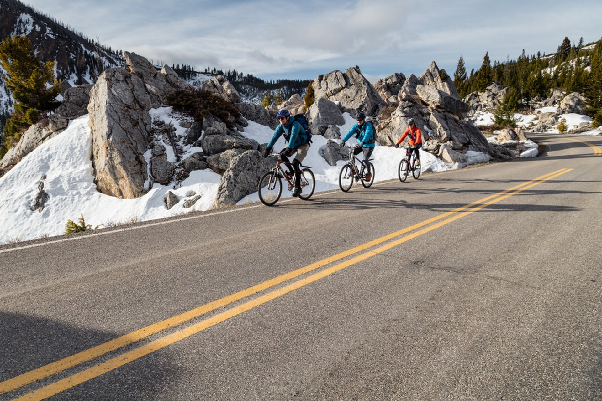 bike tour yellowstone national park