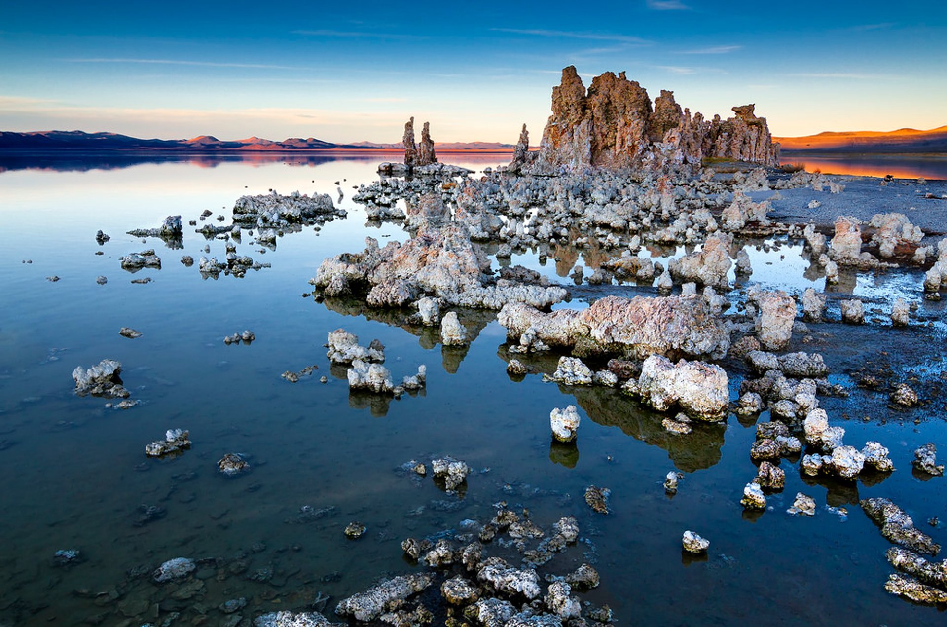 Torres Tufa do Lago Mono