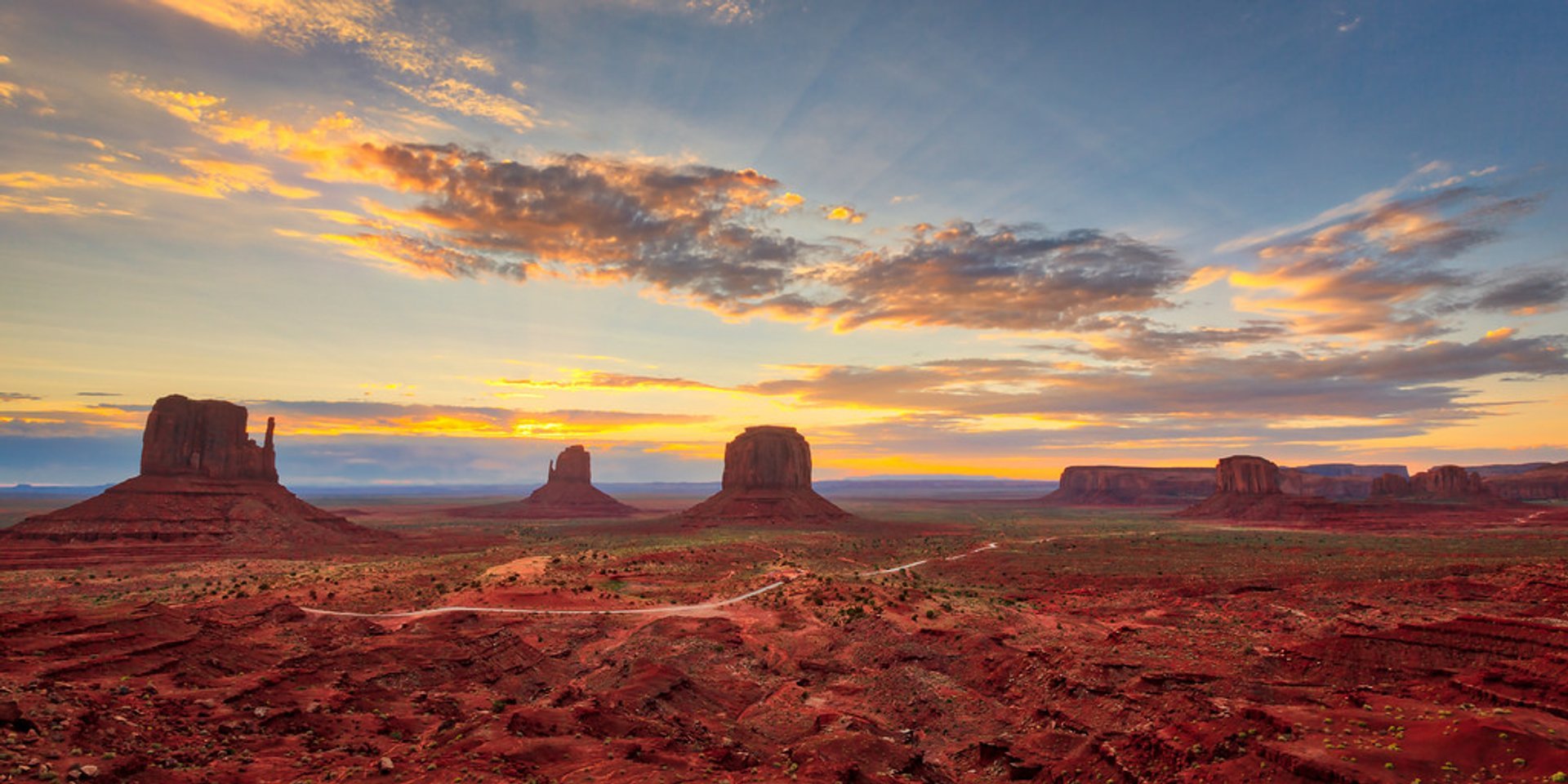 Sonnenaufgang über Monument Valley