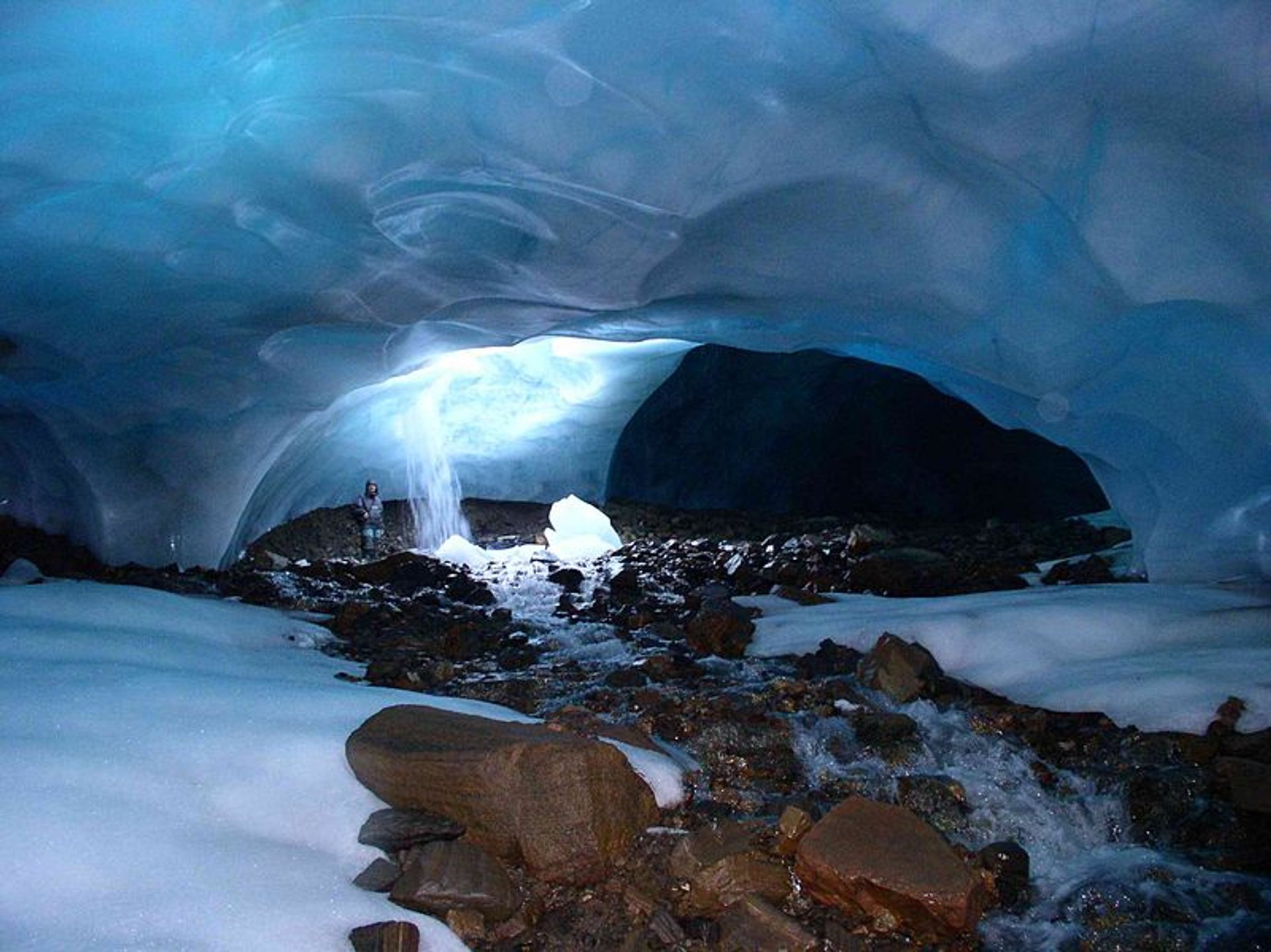 Spéléologie sur glace