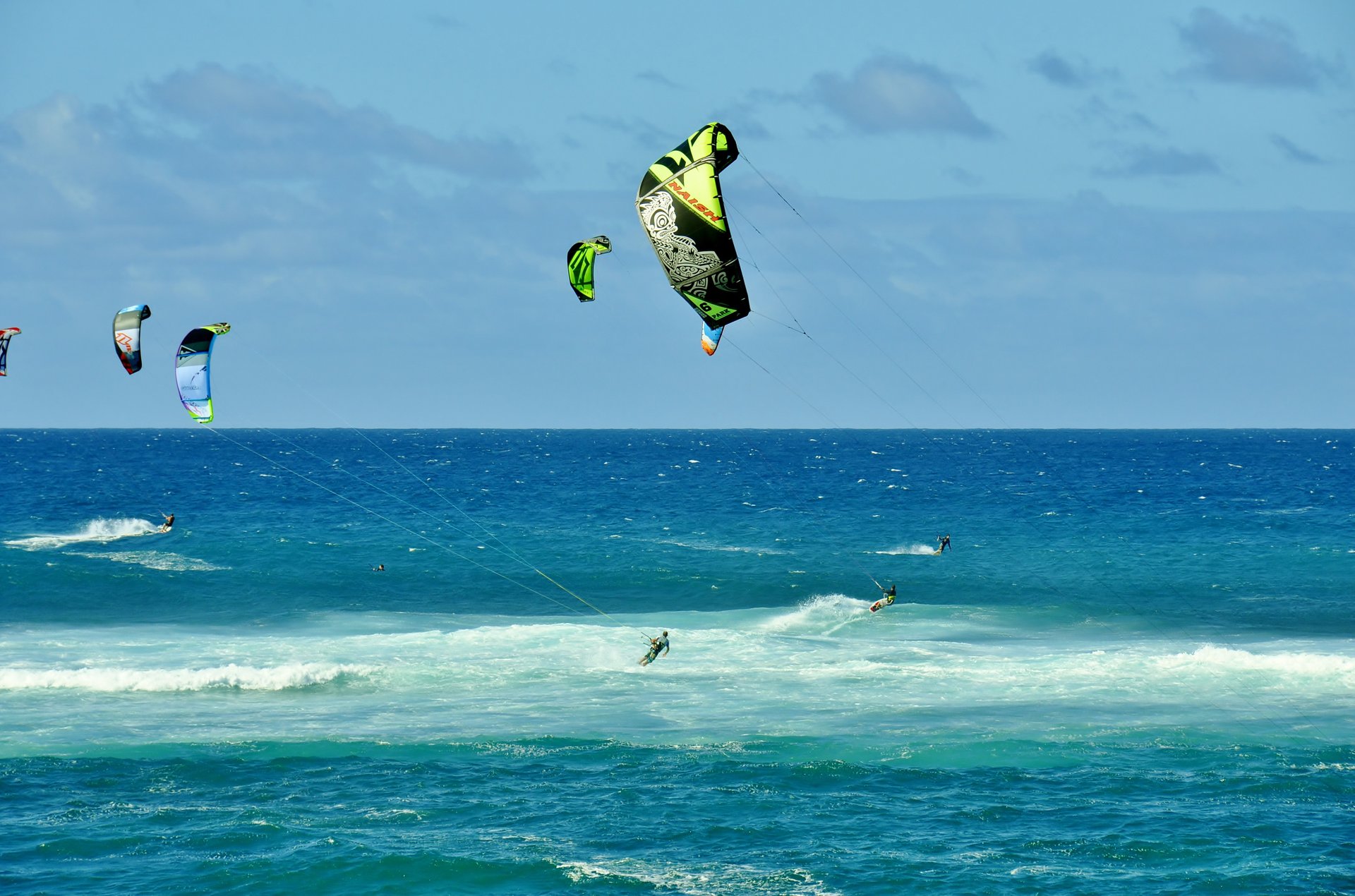 Kitesurfing and Windsurfing