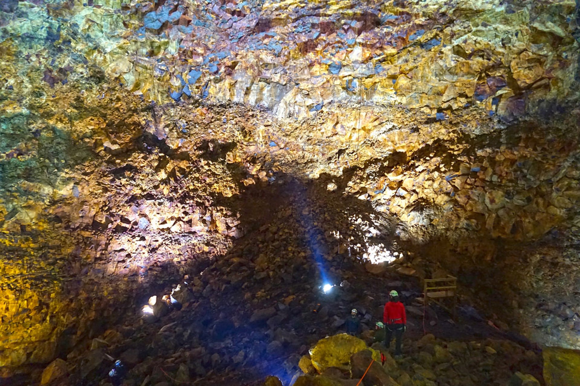 À l'intérieur du volcan Thrihnukagigur