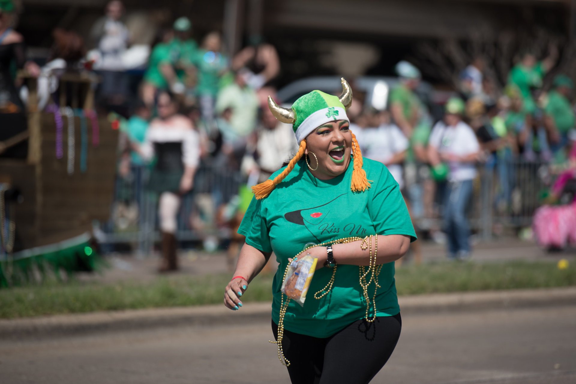 what time does dallas st patrick day parade start