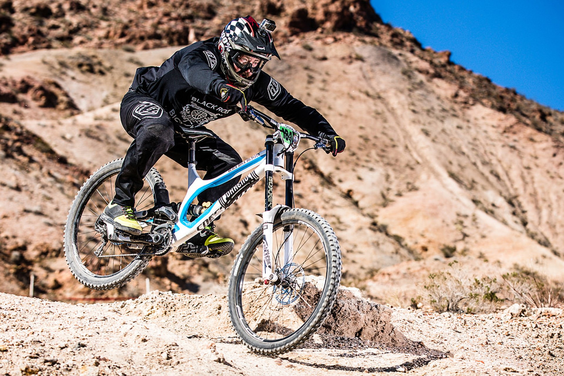 Ciclismo de montaña alrededor del lago Mead