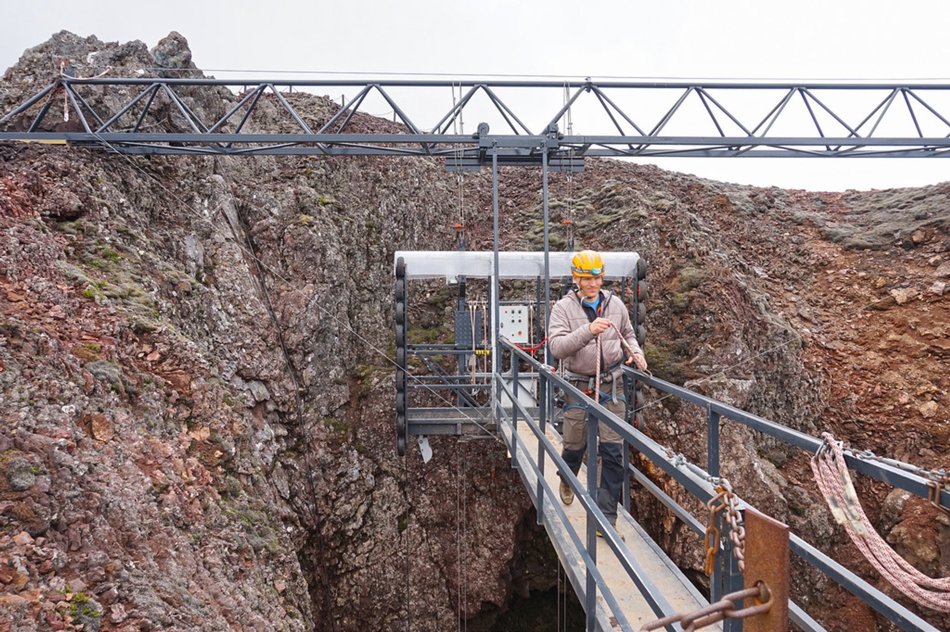 À l'intérieur du volcan Thrihnukagigur