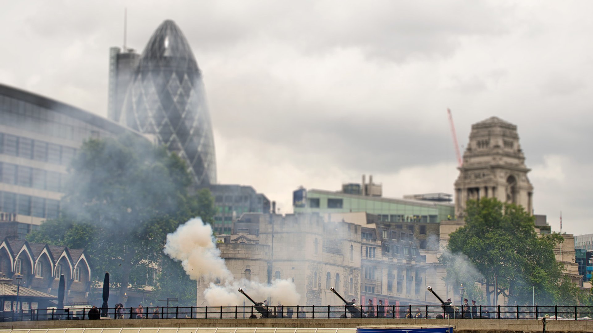 Les salutations royales de l'arme à feu