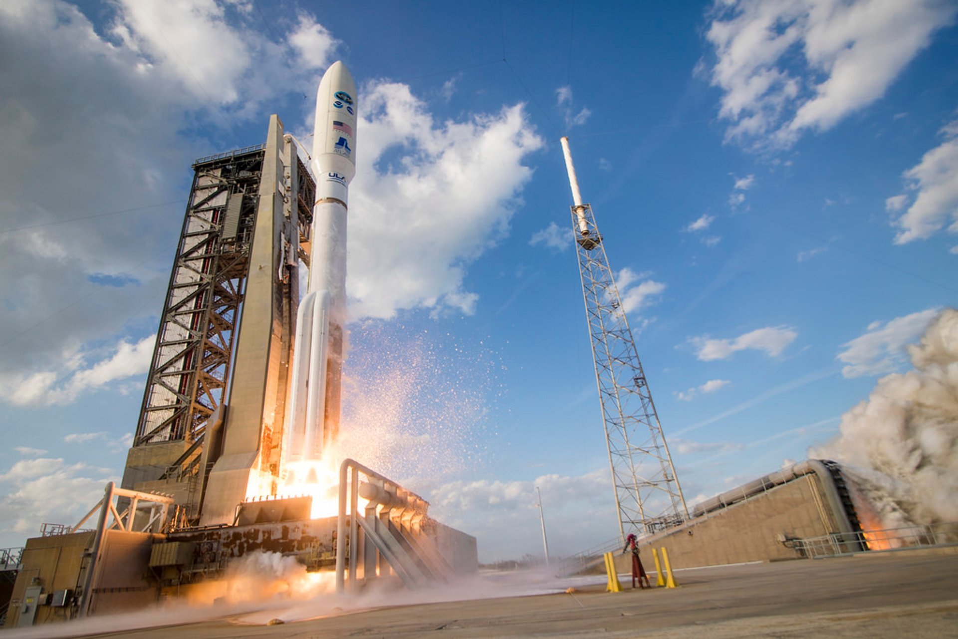 Lanzamiento de cohete en Centro Espacial Kennedy