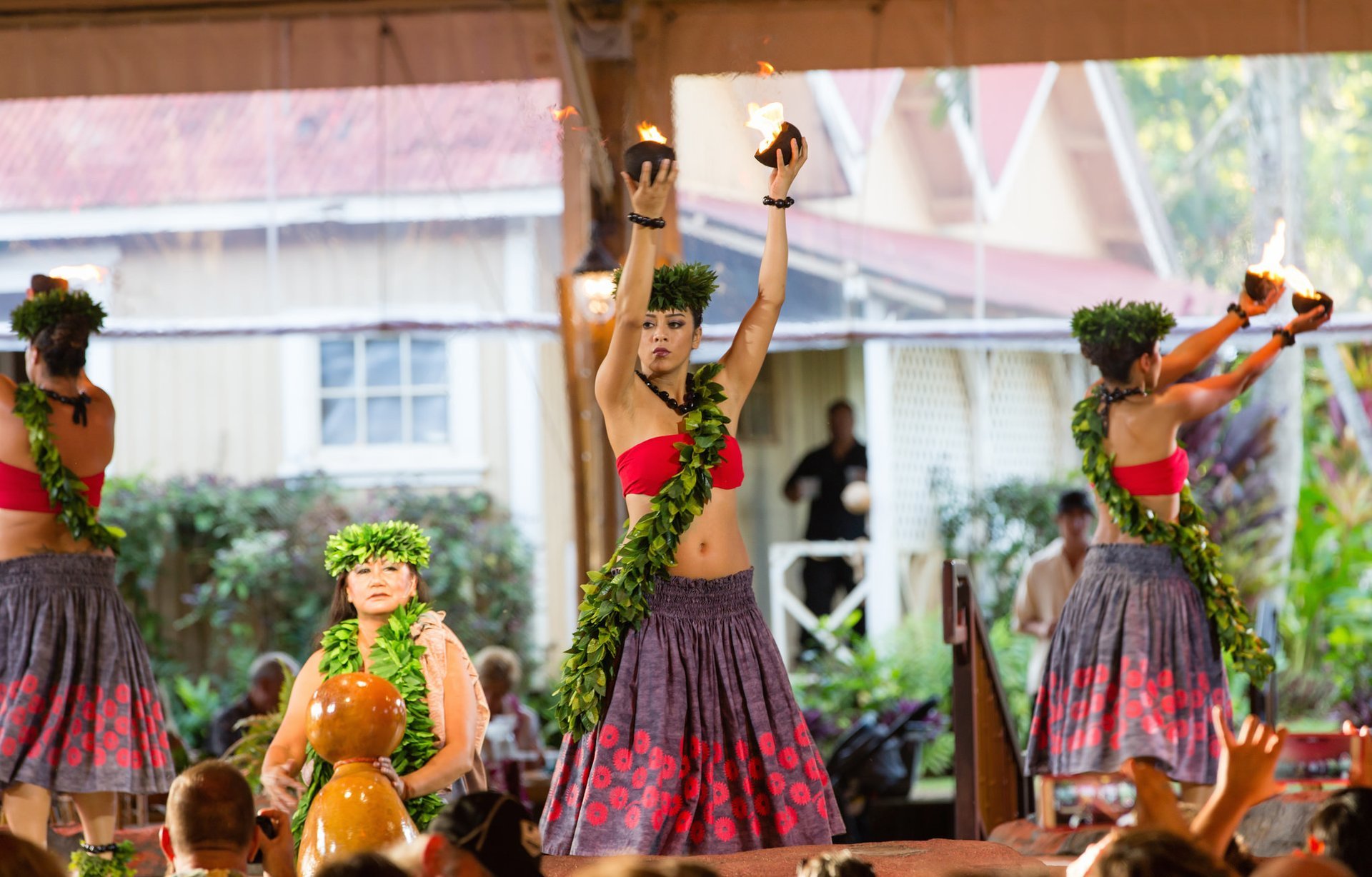 Gran participación en la fiesta hawaiana en Taraguilla