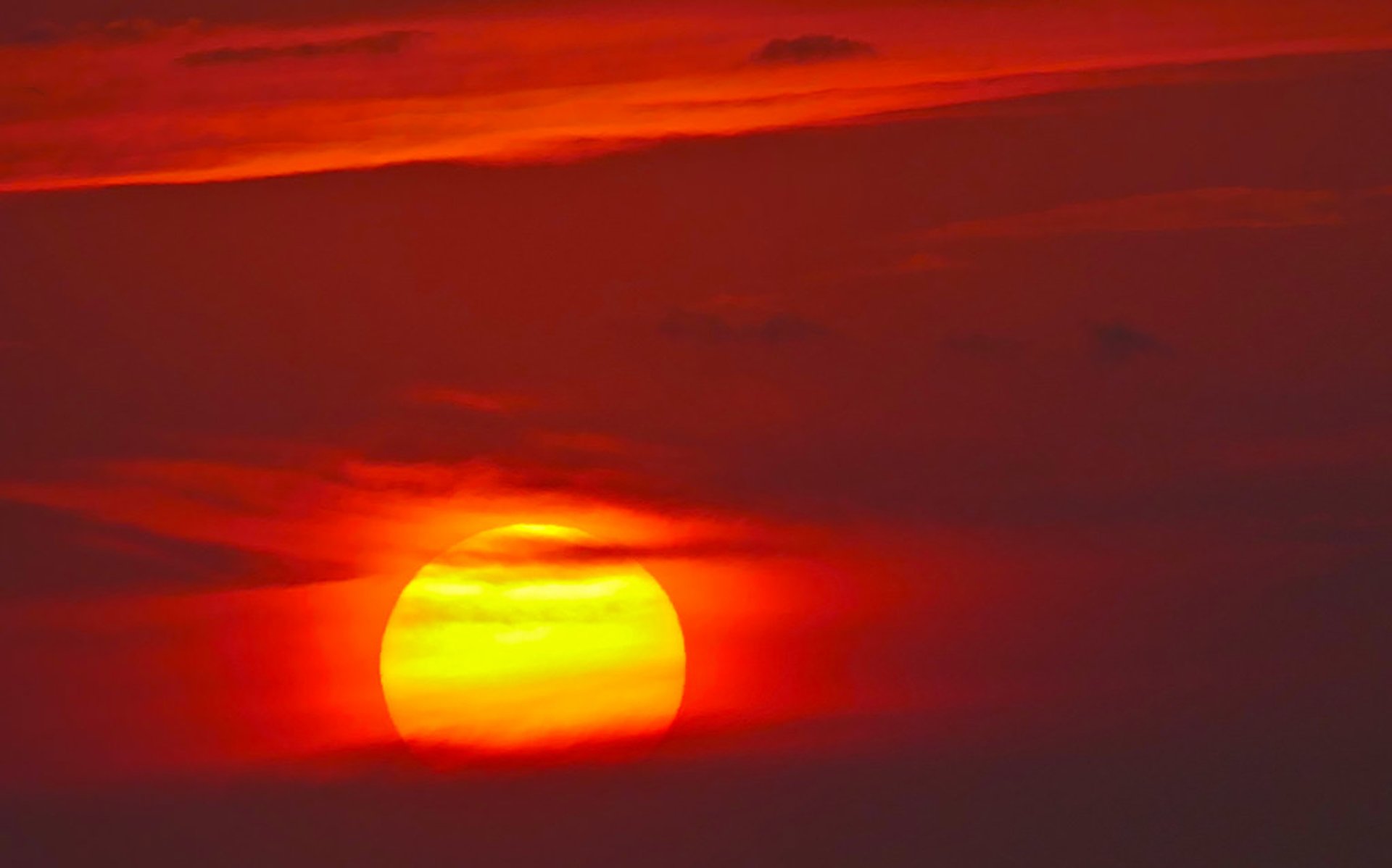 Couchers de soleil rouges