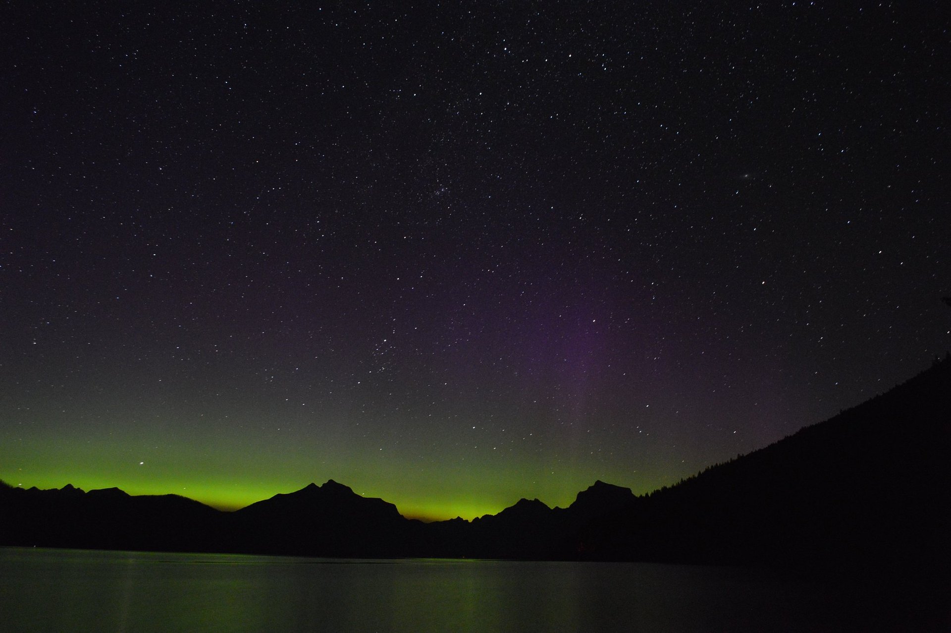 Luci del nord a Glacier National Park