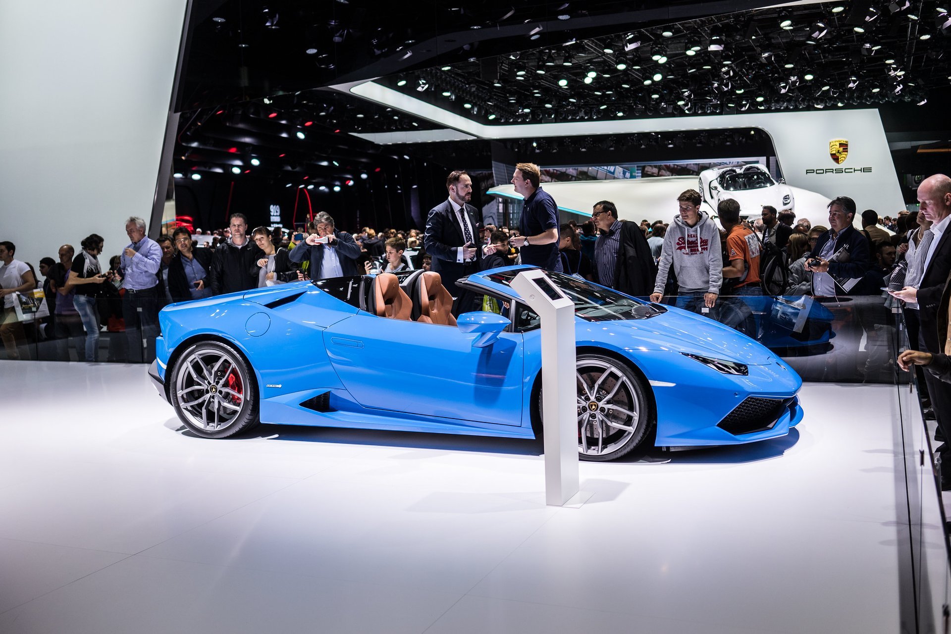 Salon de Francfort : la voiture du futur s'habite