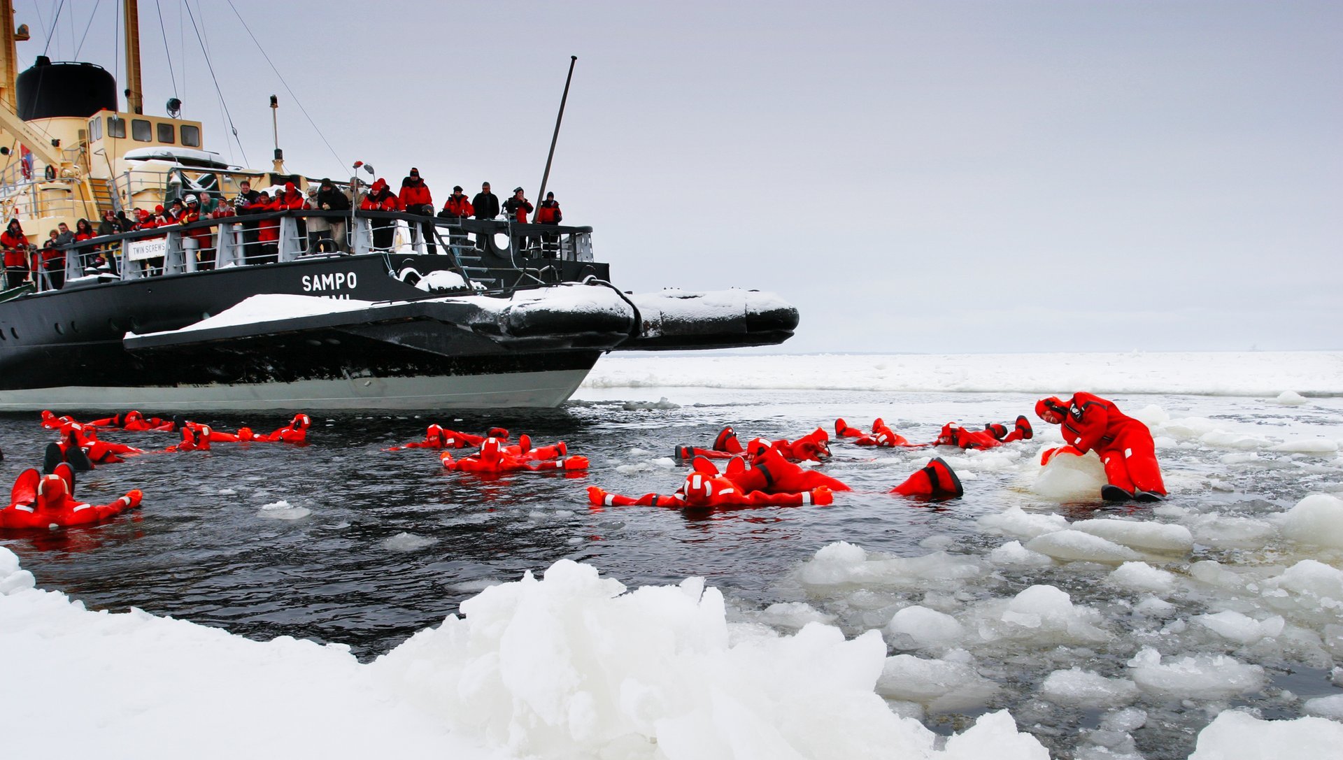 Icebreaker Cruise and Ice Floating