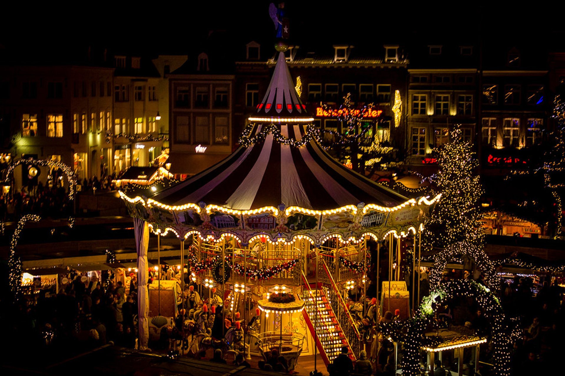 Magischer Weihnachtsmarkt in Maastricht