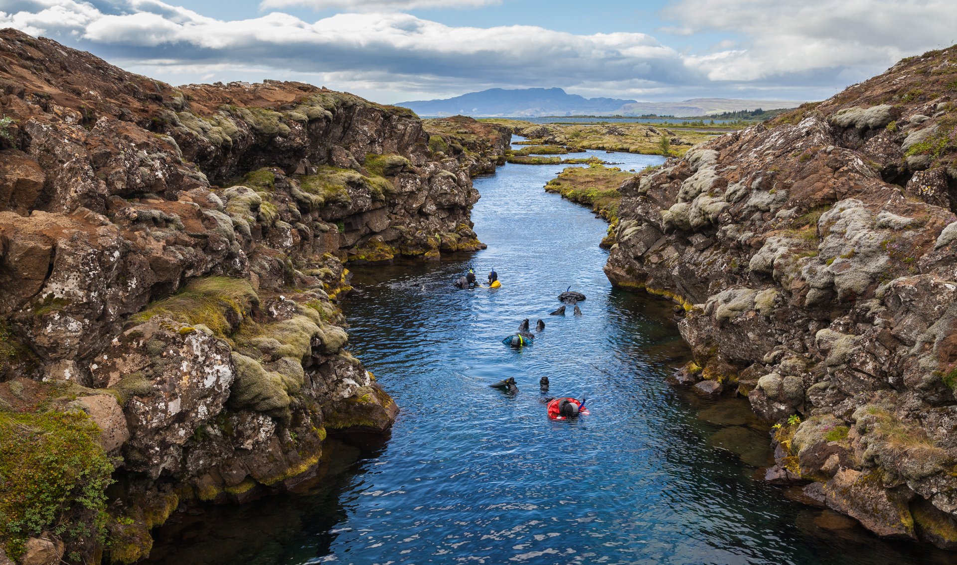 Snorkeling And Diving In Silfra The Mid Atlantic Ridge Iceland 2026 