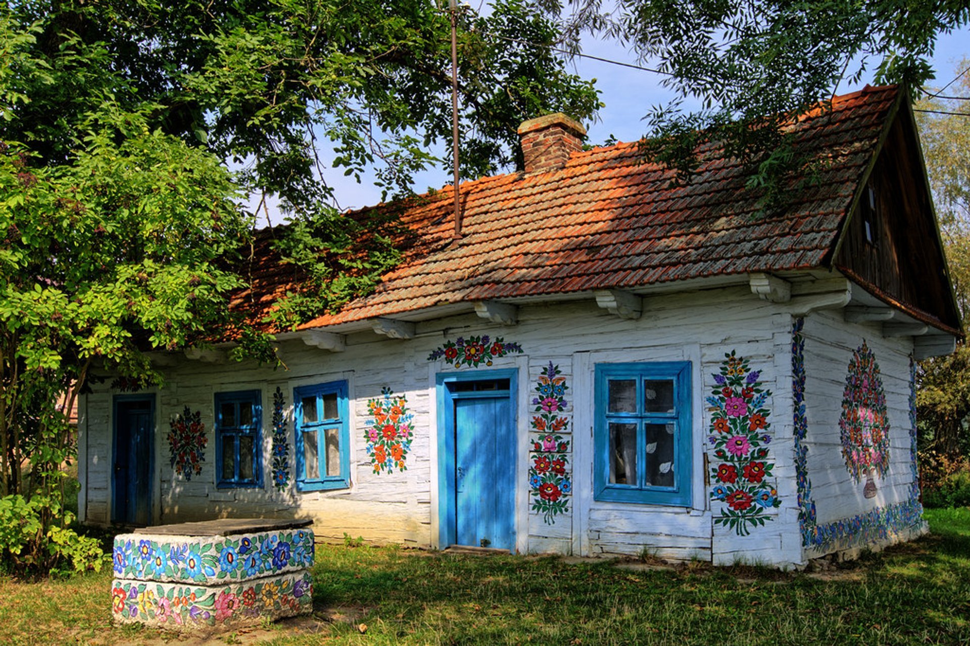 Concurso de cabañas pintadas en Zalipie