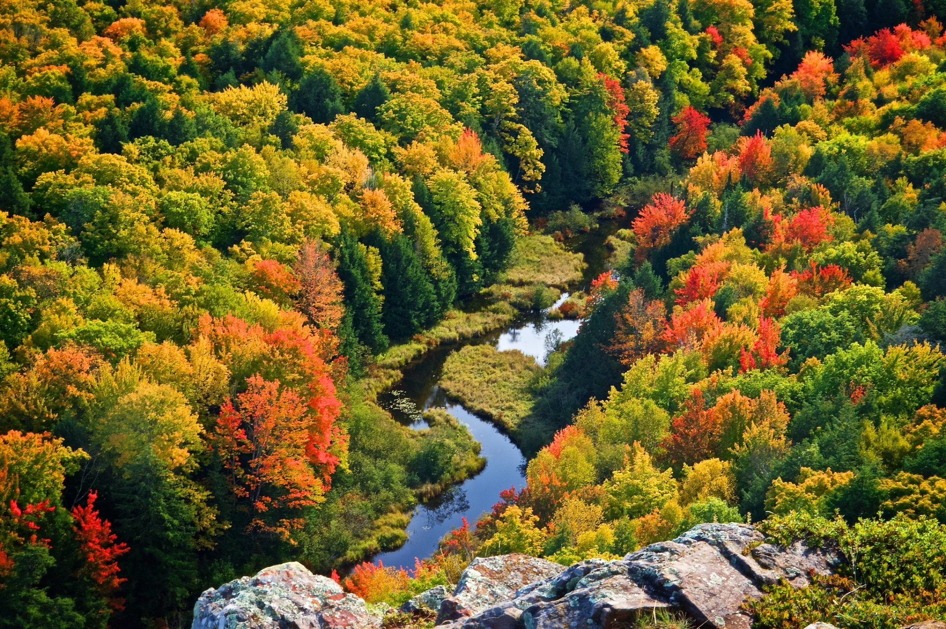 Colores de otoño del Lago de las Nubes