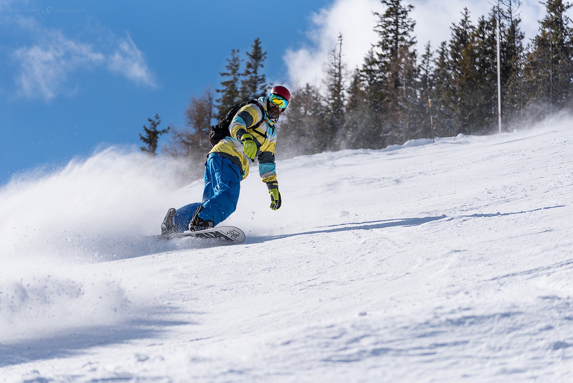 Skifahren und Snowboarding