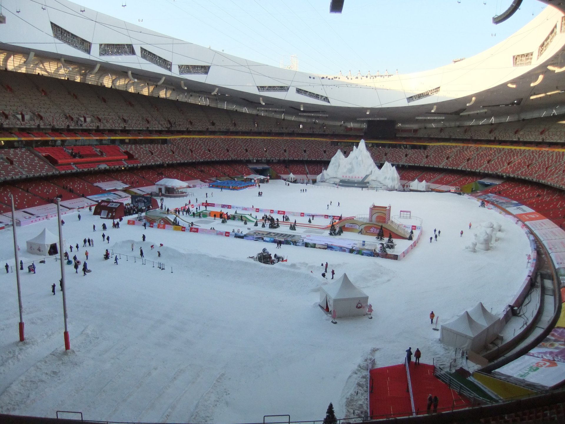 Felice stagione del ghiaccio e della neve al Bird's Nest