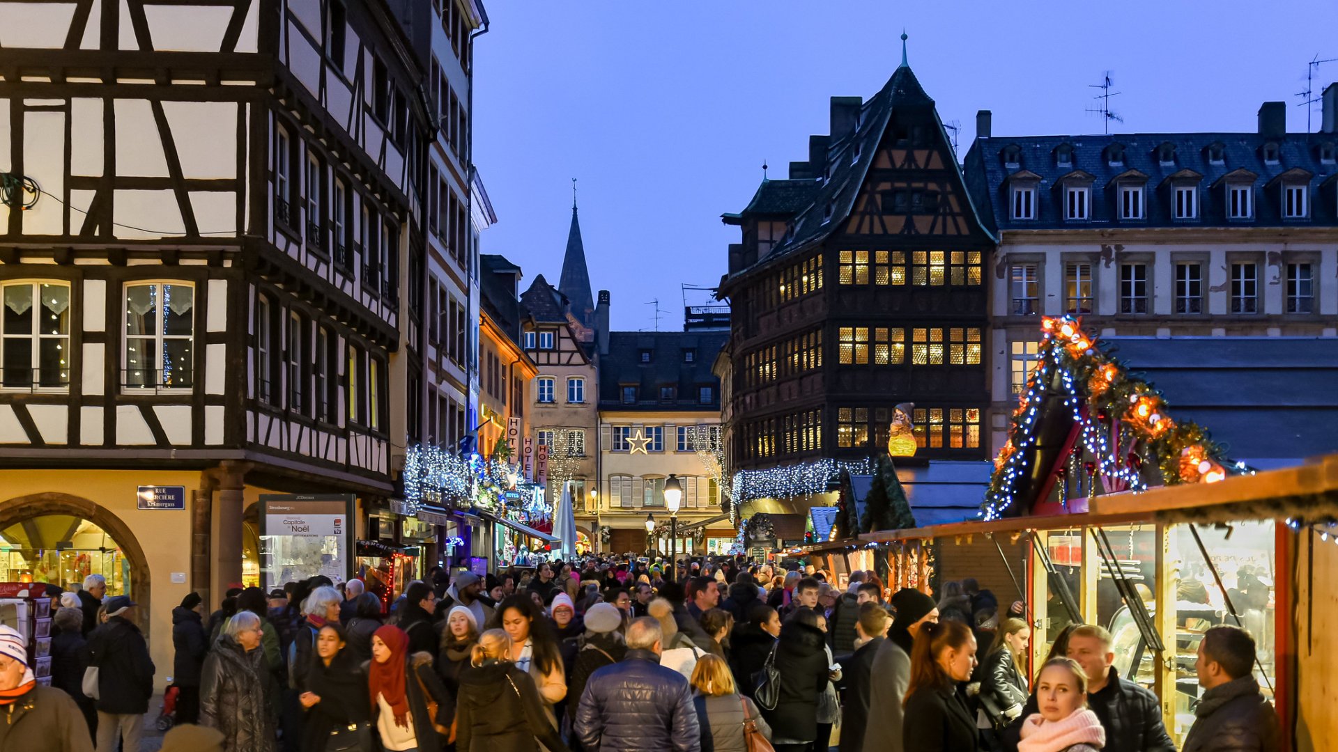 Weihnachtsmarkt in Straßburg 2025, Frankreich Rove.me