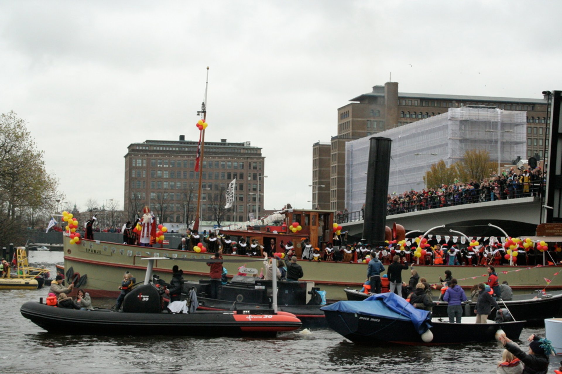 Sinterklaas Ankunft Parade in Amsterdam