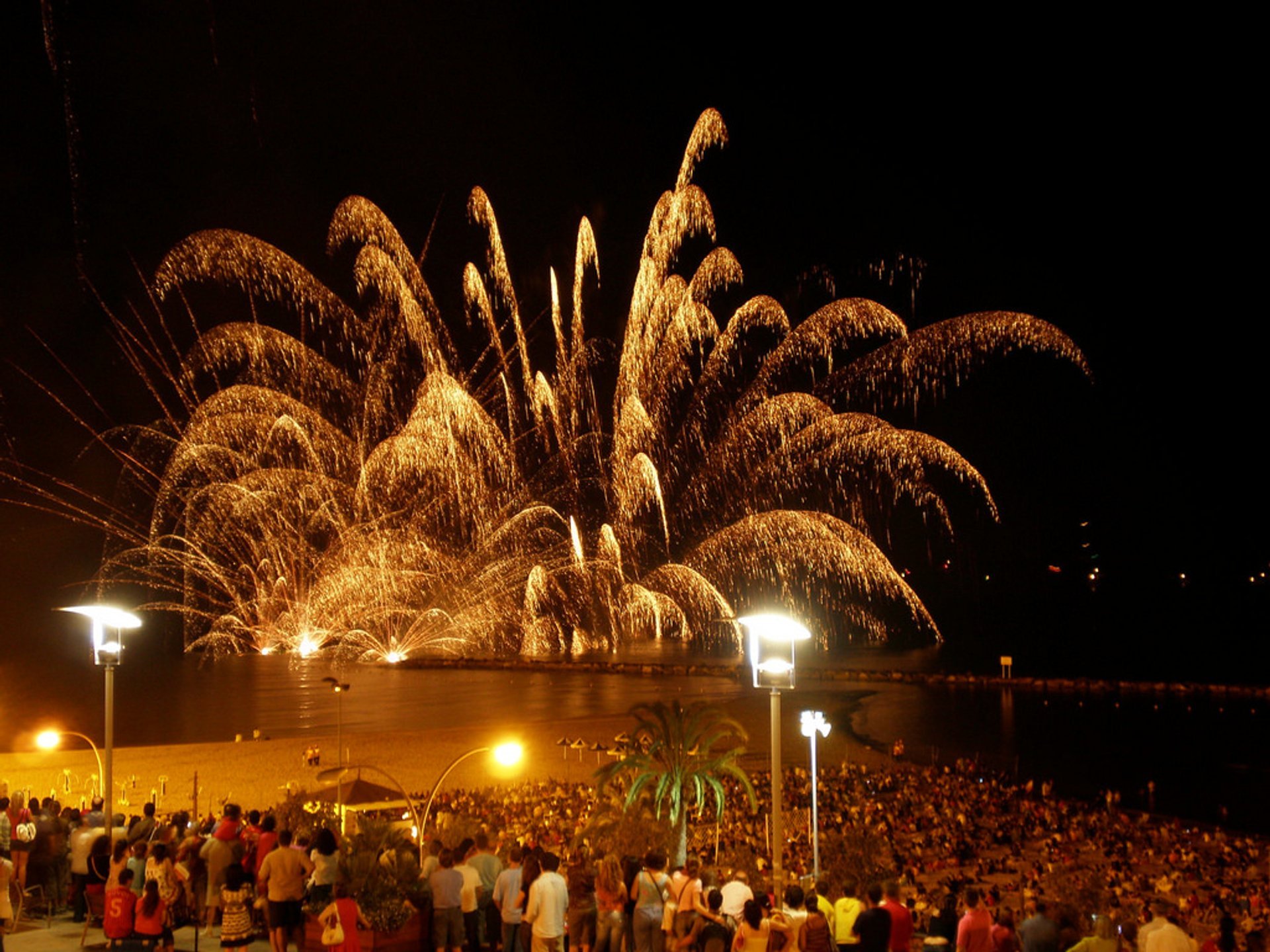 Fuochi d'artificio per il vostro grande giorno con ACCENDI UN