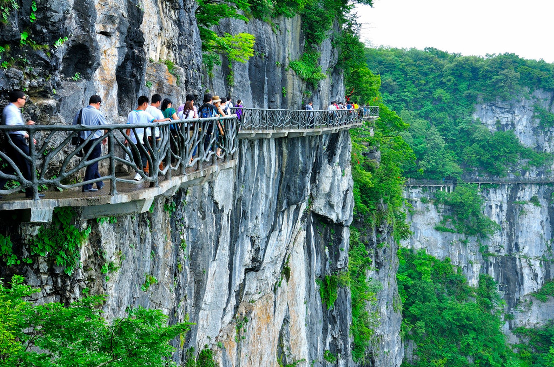 Strada della plancia di vetro alla montagna di Tianmen