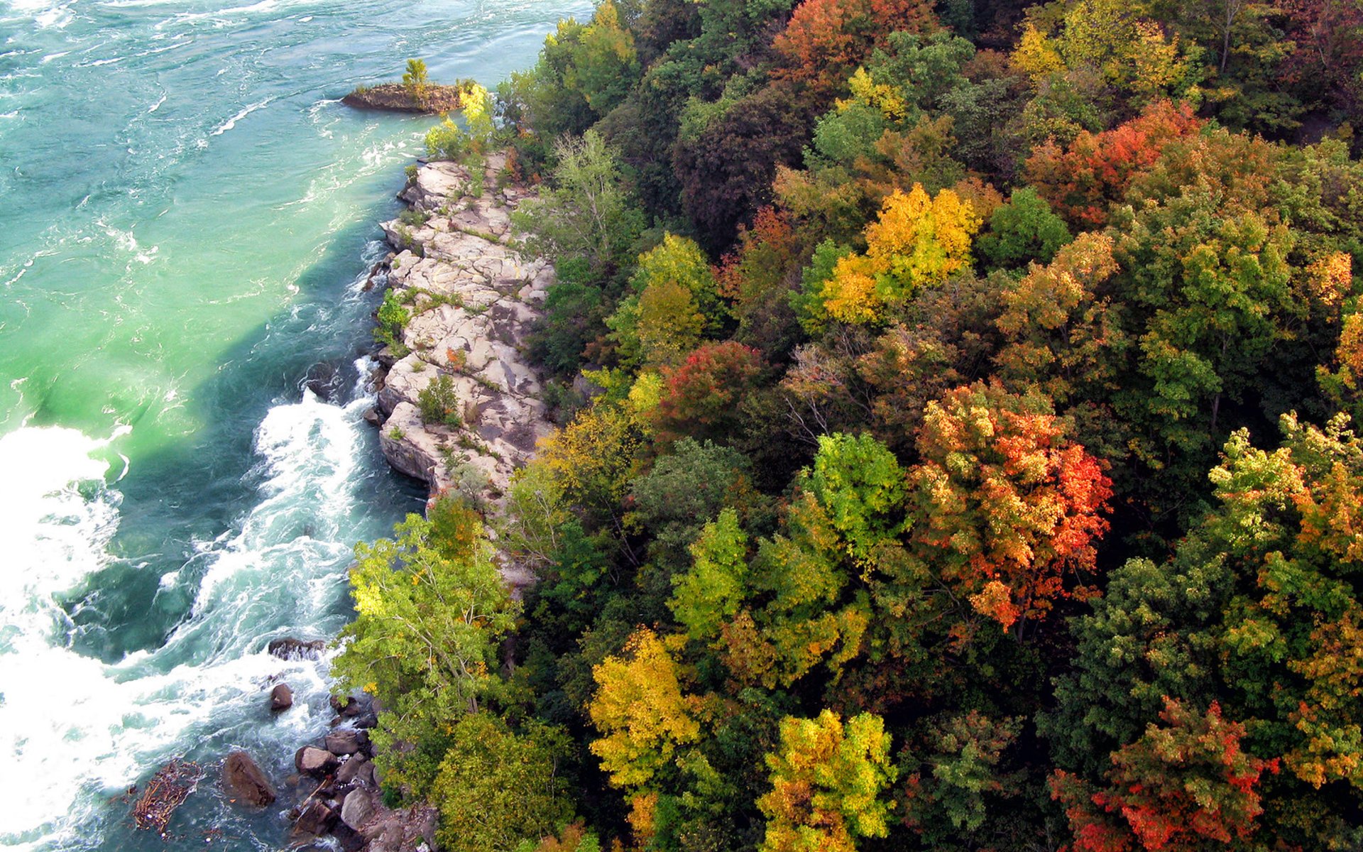 Colores de otoño en las Cataratas del Niágara