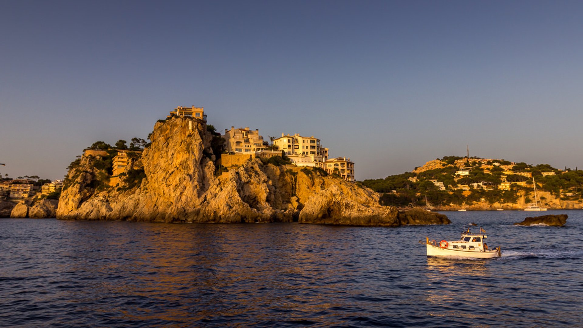 Boating and Yachting around Mallorca