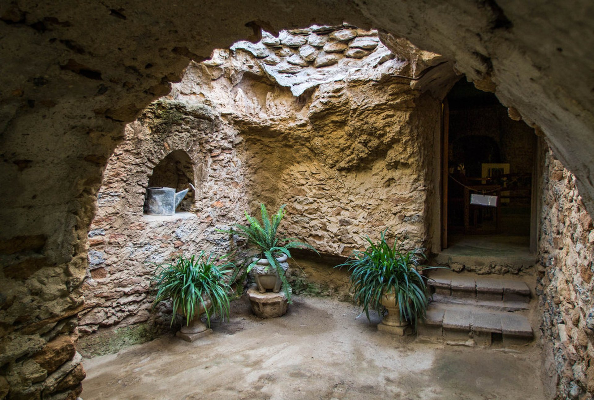 Best Time To See Forestiere Underground Gardens In California 2020