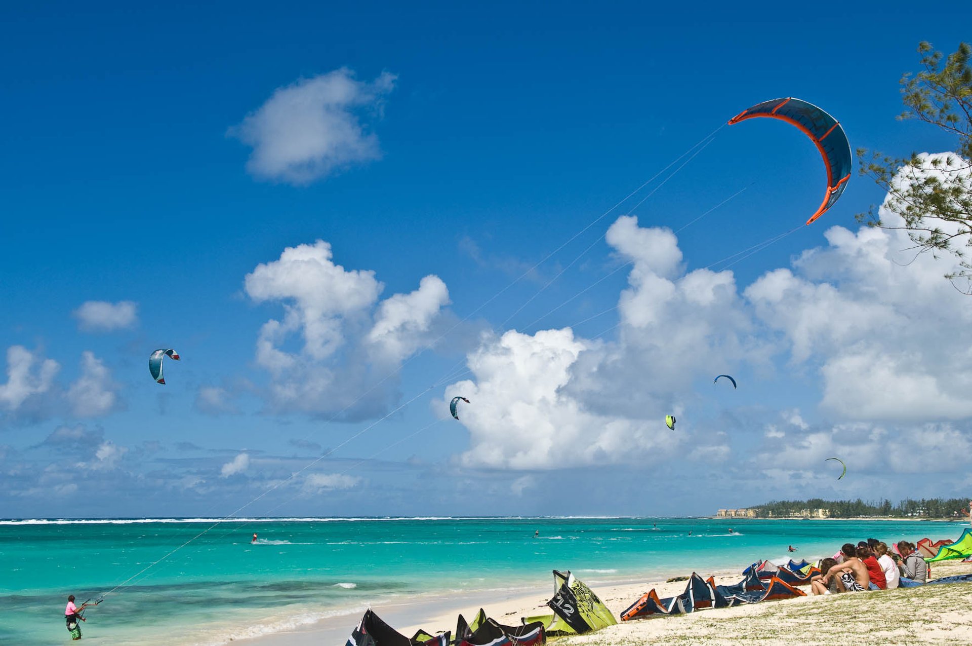 Kitesurfing