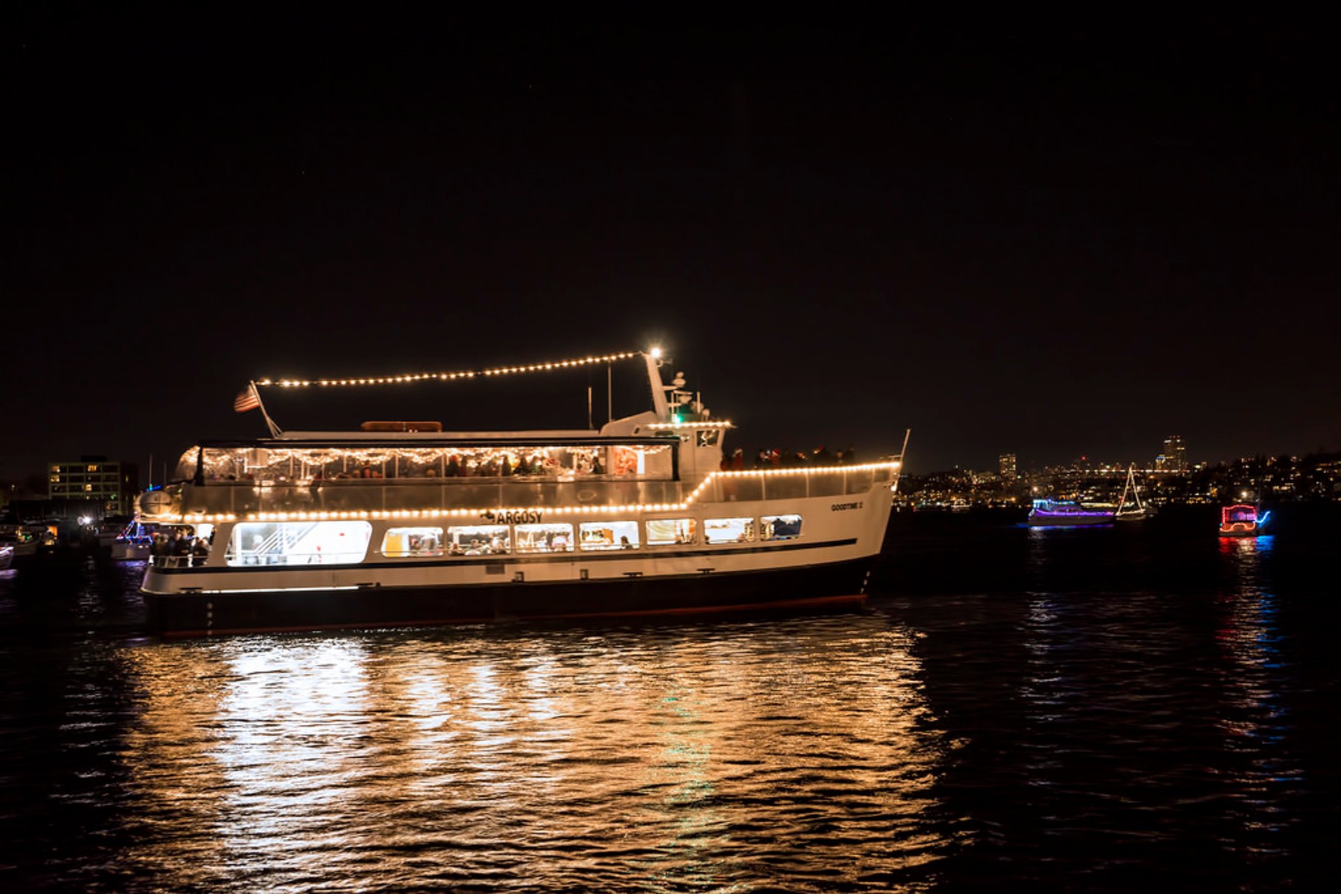 Christmas Ships Seattle 2024 Schedule Of Events Angil Brandea