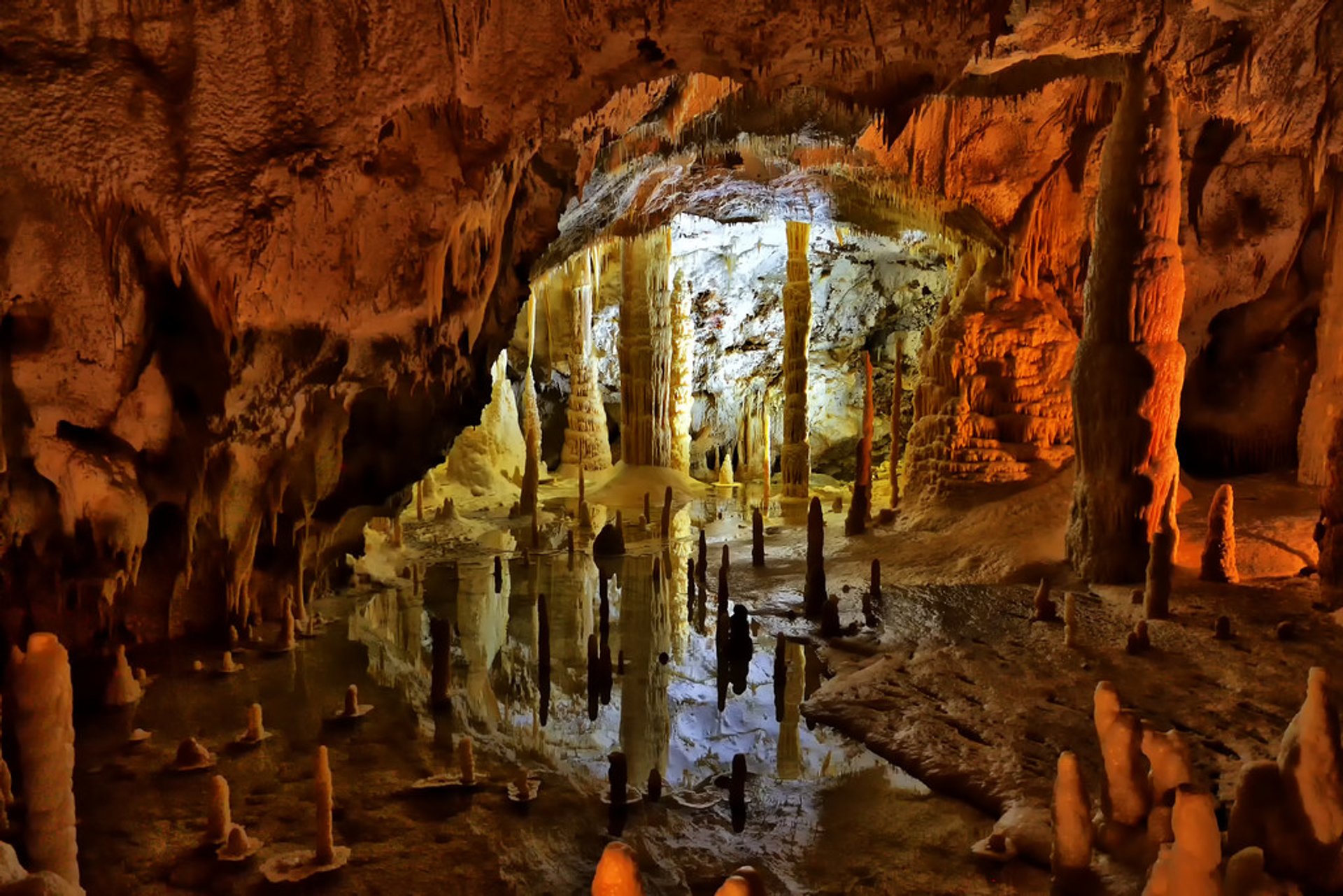 Frasassi-Höhlen (Grotte di Frasassi), Genga
