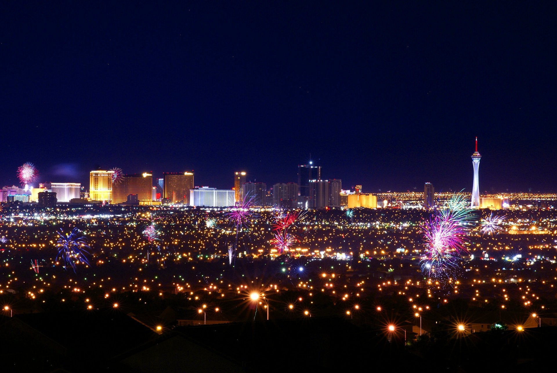 Fuegos artificiales en el área de Las Vegas para celebrar el 4 de julio