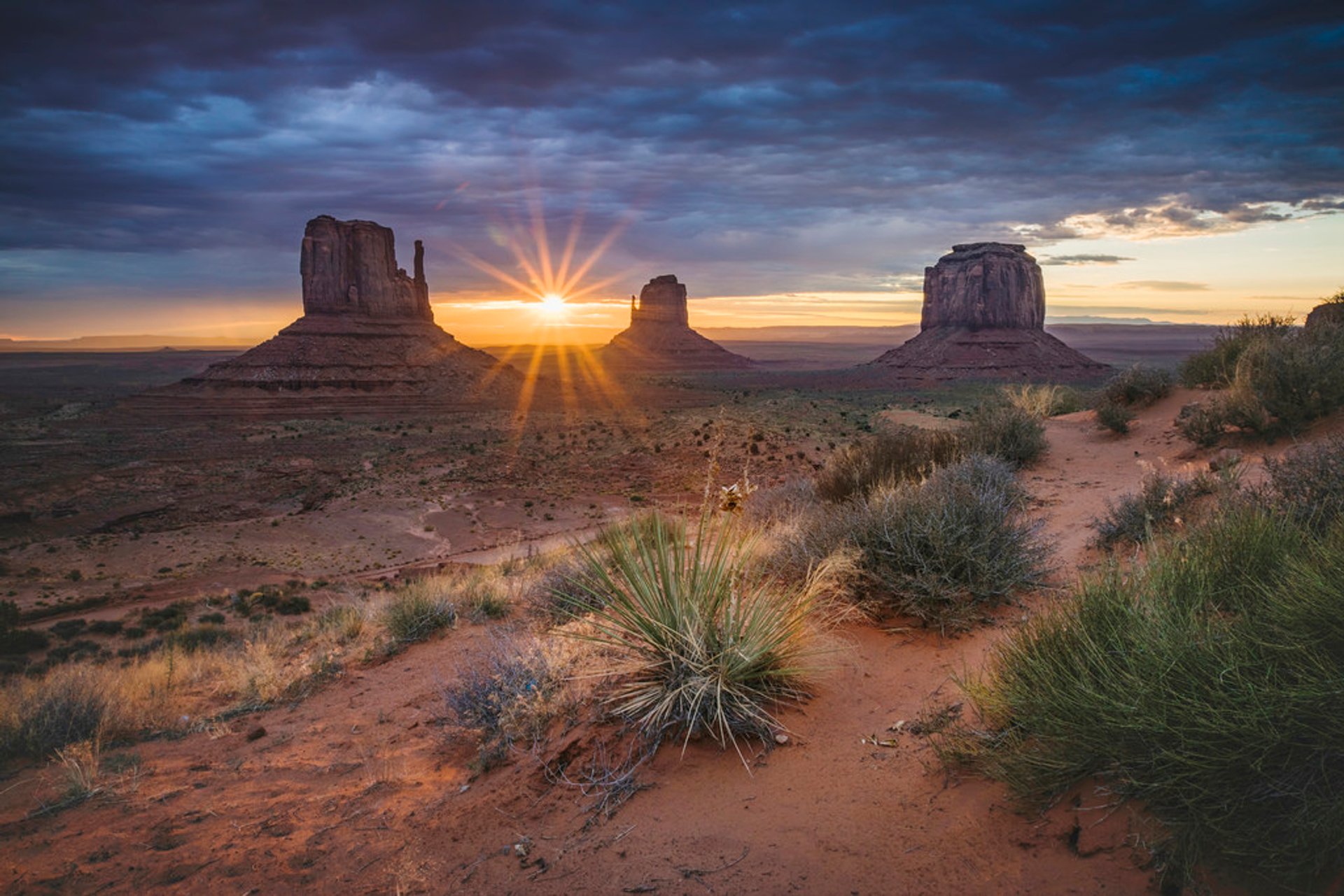 Sunrise Over Monument Valley In Utah 2025 Rove me