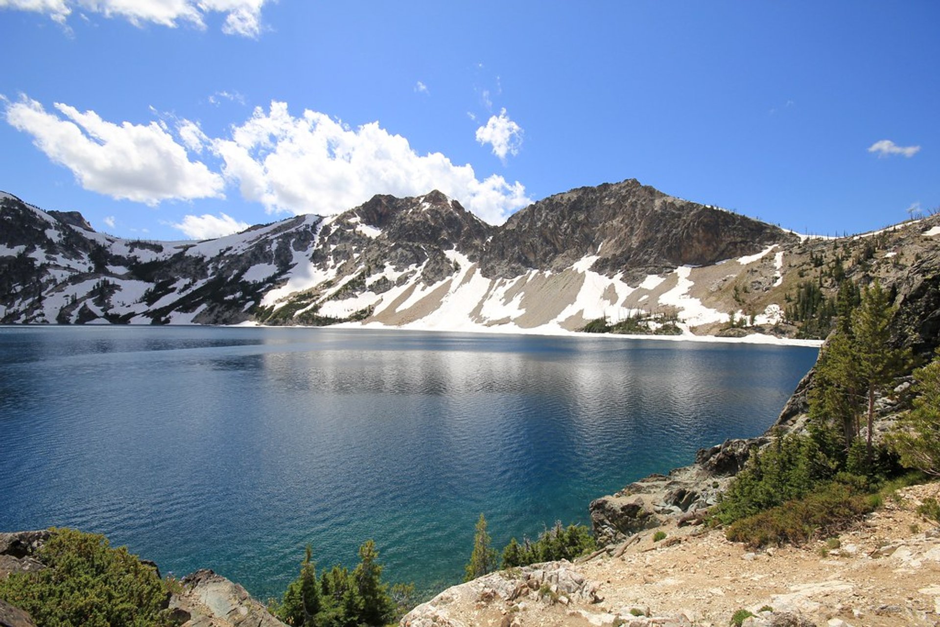 hiking sawtooth lake