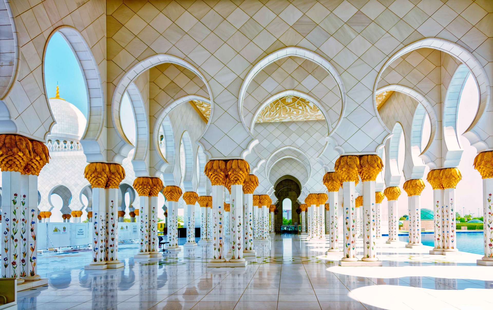 Sheikh Zayed Grand Mosque in Abu Dhabi