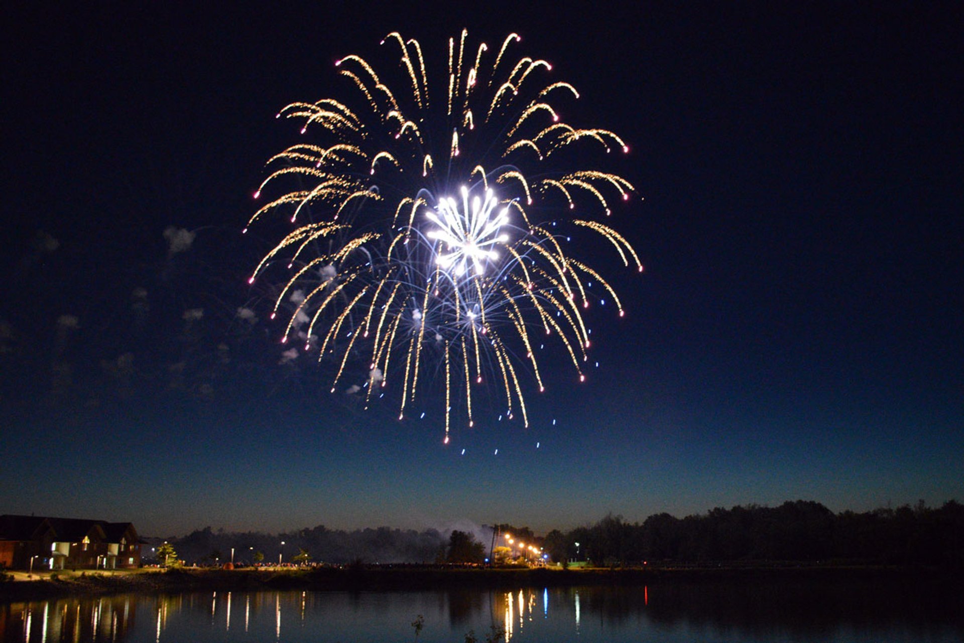 Queima de fogos, desfiles e eventos do 4 de julho nas Cataratas do Niágara.