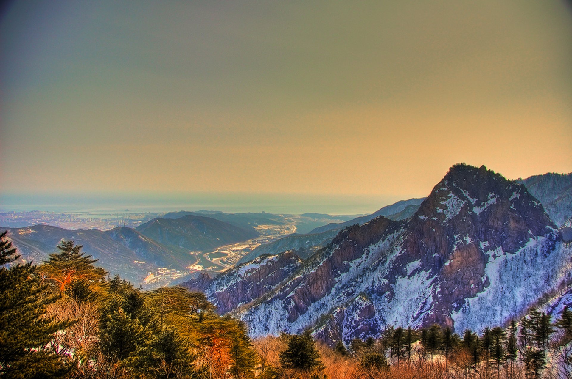 Hiking High Season