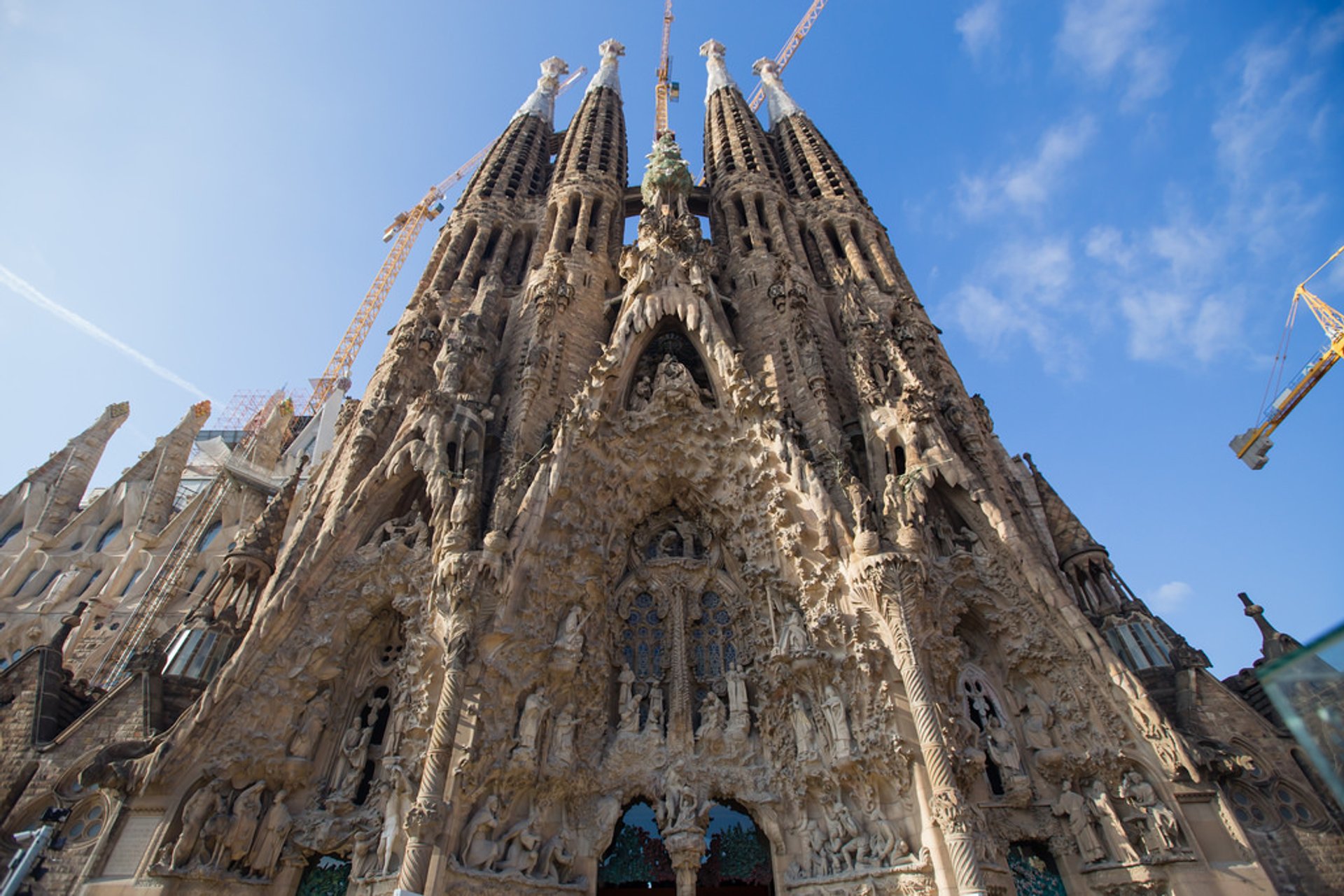 Best time for Sagrada Familia in Barcelona 2020 - Best Season