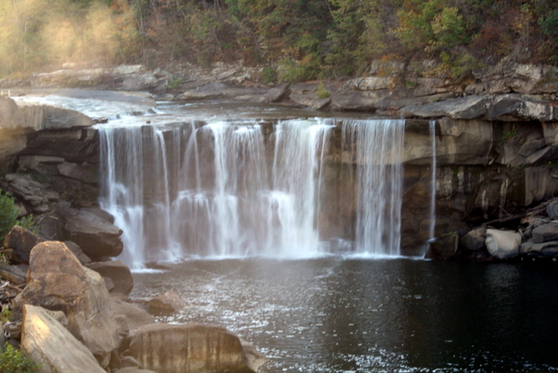 Best Time to See Cumberland Falls in Kentucky 2023 Rove.me