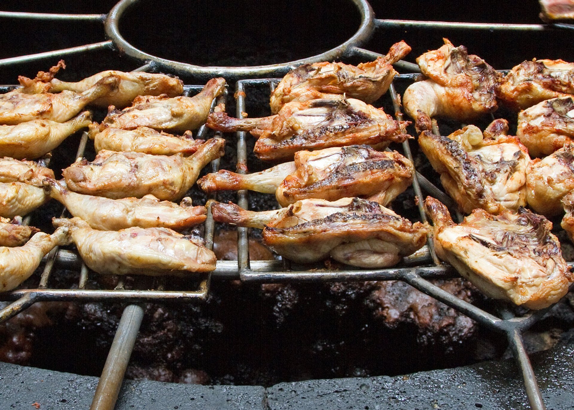 Barbacoa volcánica en la isla de Lanzarote