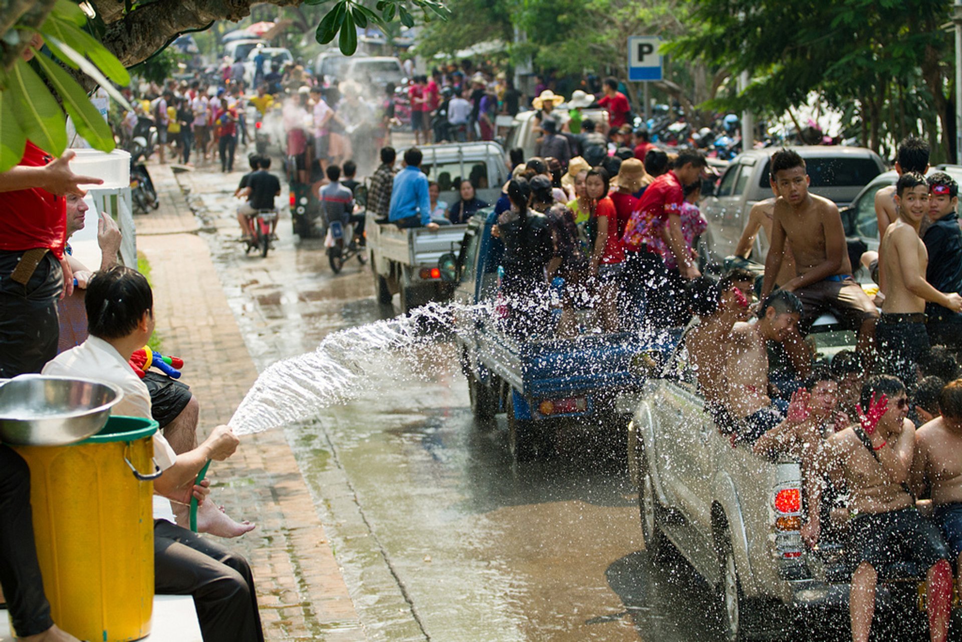 Pi Mai oder Songkran — Lao Neujahrs- und Wasserfest