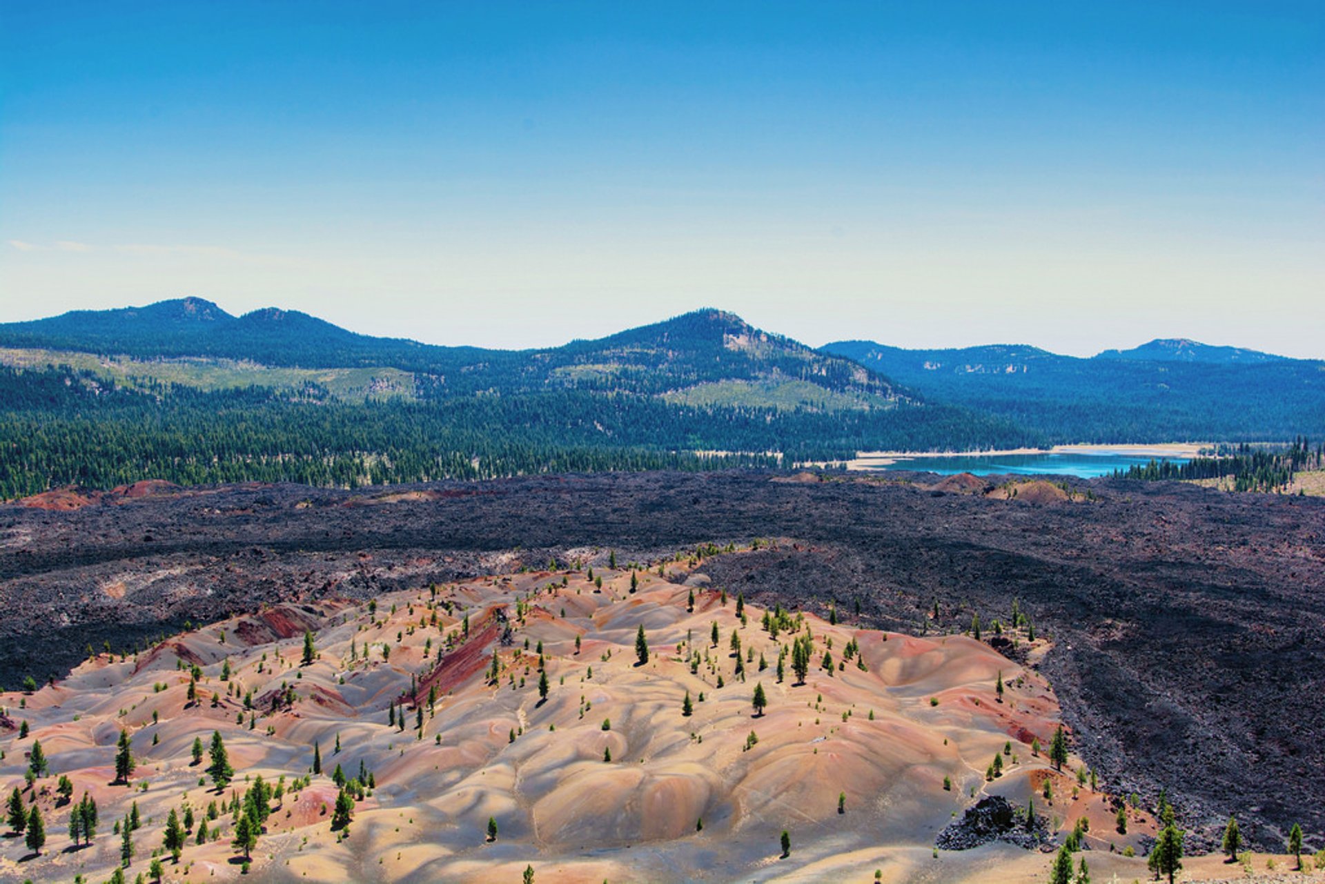 Dunes peintes dans le parc national volcanique de Lassen