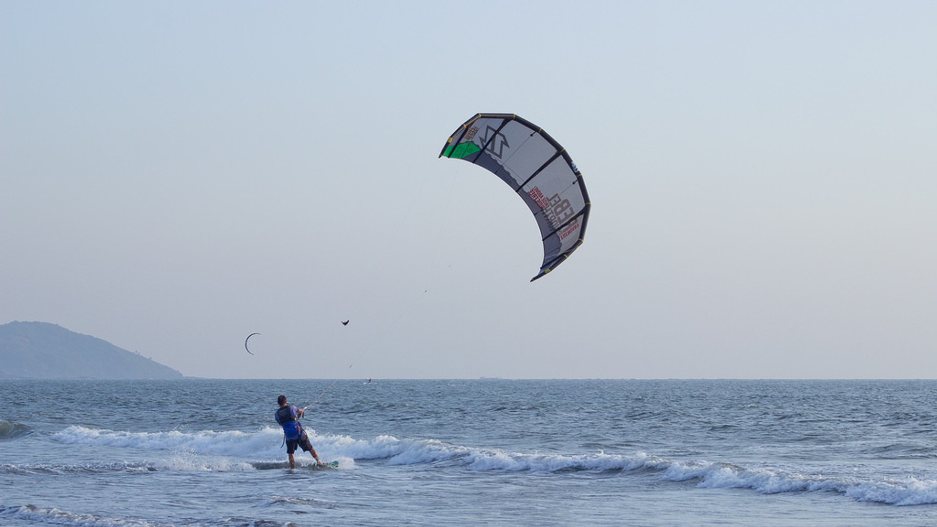 Surfen, Kitesurfen und Windsurfen